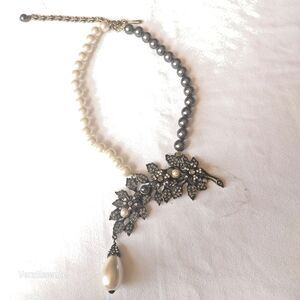 Vtg Heidi Daus Faux Pearl Swarovski Crystal Pendant Asymmetrical Necklace